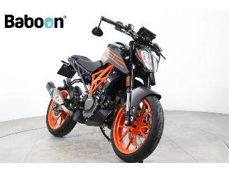 KTM 125 Duke ABS picture 2
