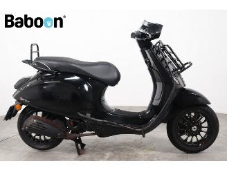 skadebil bromfiets Vespa  Sprint 45KM 2016/1