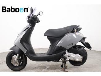 Piaggio  Zip 45KM picture 2