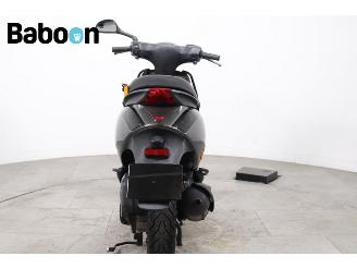 Piaggio  Zip 45KM picture 3