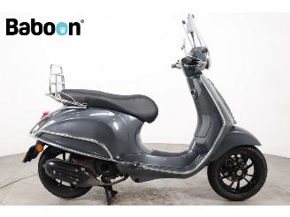 krockskadad bil bromfiets Vespa  Primavera 45KM 2019/4