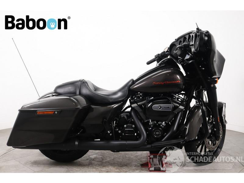 Harley-Davidson  FLHXS Street Glide Special 114
