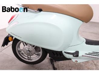 Vespa  Elettrica 45KM picture 16