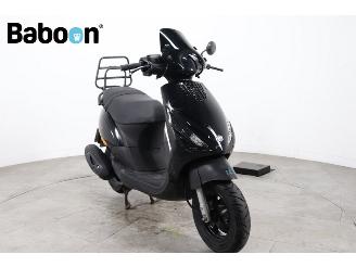 Piaggio  Zip 45KM picture 2