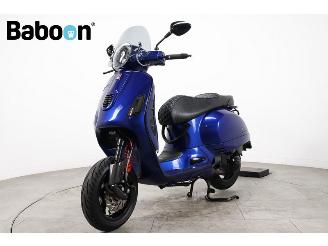 Vespa  GTS 300 i.e. picture 4