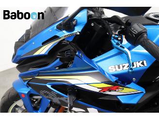 Suzuki  GSX-8R picture 11