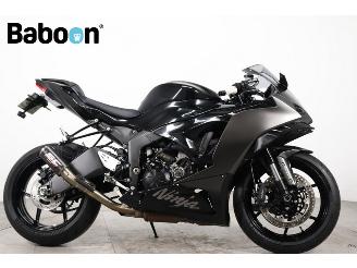 krockskadad bil motor Kawasaki W 800 Ninja ZX-6R 2025/11