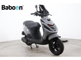 Piaggio  Zip 45KM picture 8