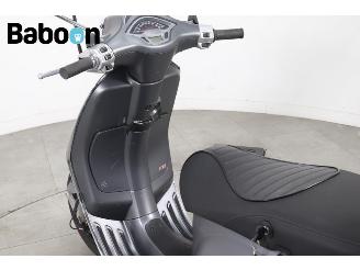 Vespa  Sprint 25KM picture 16