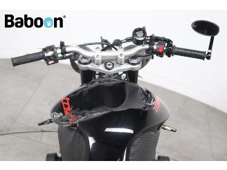 Triumph Street Triple R picture 15