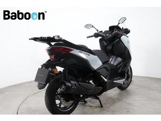Yamaha XMAX 300 Tech MAX+ picture 2