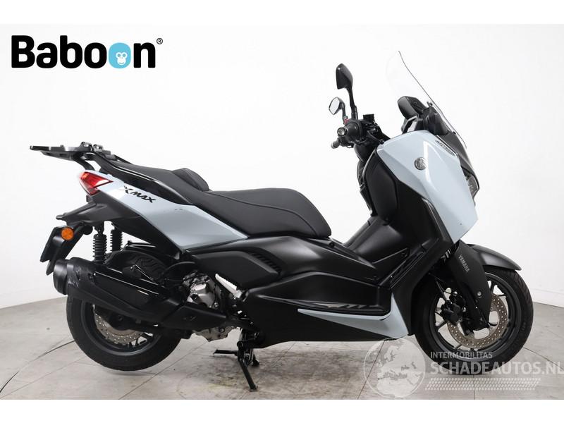 Yamaha XMAX 300 Tech MAX+