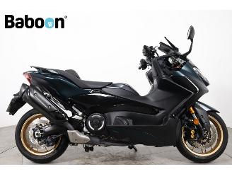 krockskadad bil motor Yamaha  XP 560 T-MAX Tech MAX ABS 2023/9