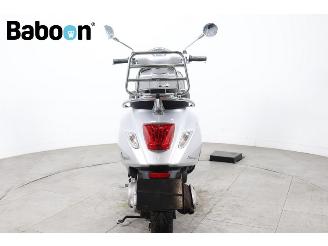 Vespa  Primavera 25KM picture 3