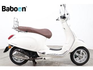 krockskadad bil bromfiets Vespa  Primavera 45KM 2016/3