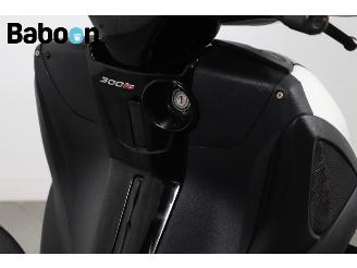 Piaggio MP3 300 Yourban S picture 26