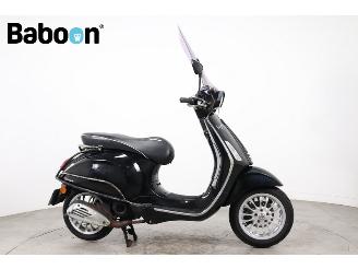 skadebil bromfiets Vespa  Sprint 25KM 2014/9