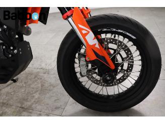 KTM 690 SMC R picture 17