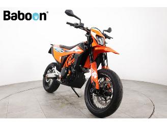 KTM 690 SMC R picture 5