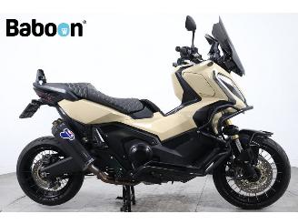 skadebil auto Honda C4 X-ADV 2022/4