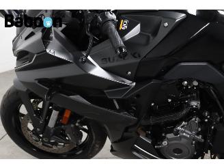 Suzuki  GSX-8R picture 21