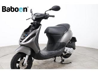 Piaggio  Zip 45KM picture 6