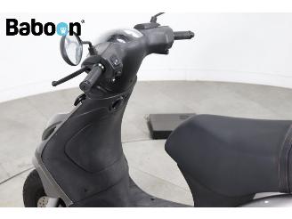 Piaggio  Zip 45KM picture 16