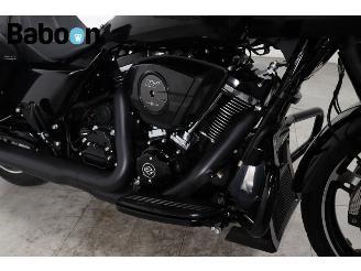 Harley-Davidson  FLTRX Road Glide Custom 117 picture 20
