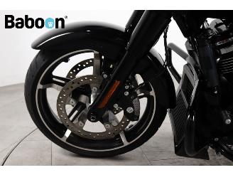 Harley-Davidson  FLTRX Road Glide Custom 117 picture 15