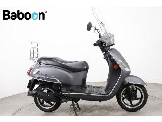 skadebil auto Sym Fiddle II 25KM 2020/5