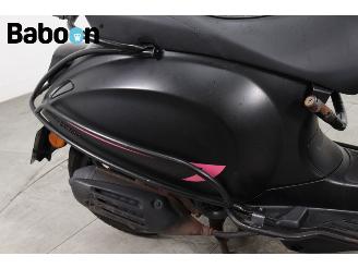 Vespa  Sprint 25KM picture 11