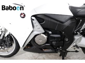 Honda VFR 1200 F DCT C-ABS picture 12