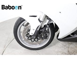 Honda VFR 1200 F DCT C-ABS picture 14