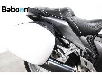 Honda VFR 1200 F DCT C-ABS picture 21