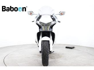 Honda VFR 1200 F DCT C-ABS picture 5