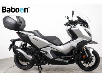 krockskadad bil motor Honda  ADV 350 2023/7
