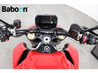 Ducati Streetfighter V2 S picture 23
