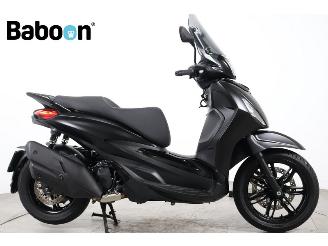 krockskadad bil auto Piaggio Fengon 5 400 Beverly S HPE 2024/10