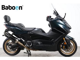 krockskadad bil motor Yamaha  XP 560 T-MAX Tech Max 2023/10
