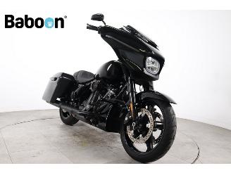 Harley-Davidson  FLHX Street Glide picture 2