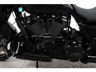 Harley-Davidson  FLHX Street Glide picture 13