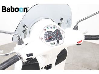 Vespa GTS 125 Super I.E picture 10