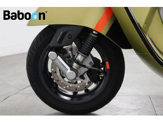 Vespa  GTS 300 Super HPE picture 17