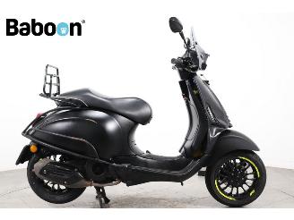 Schadeauto Vespa  Sprint 125 2014/1