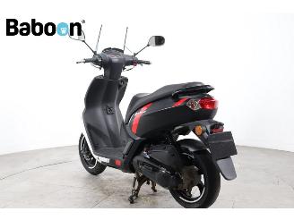 Peugeot  Kisbee RS 25KM picture 2