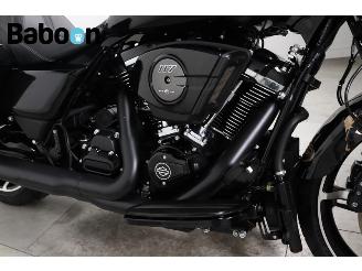 Harley-Davidson  FLHX Street Glide 117 picture 19
