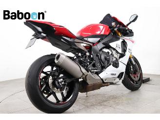 Yamaha  YZF-R1 picture 2