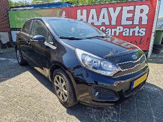 Voiture accidenté Kia Rio 1.1 cdri plus pack 2012/8