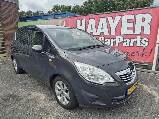 krockskadad bil auto Opel Meriva 1.4 turbo cosma 2013/3