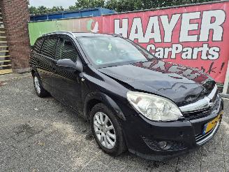 krockskadad bil auto Opel Astra 1.8 temptation 2007/5